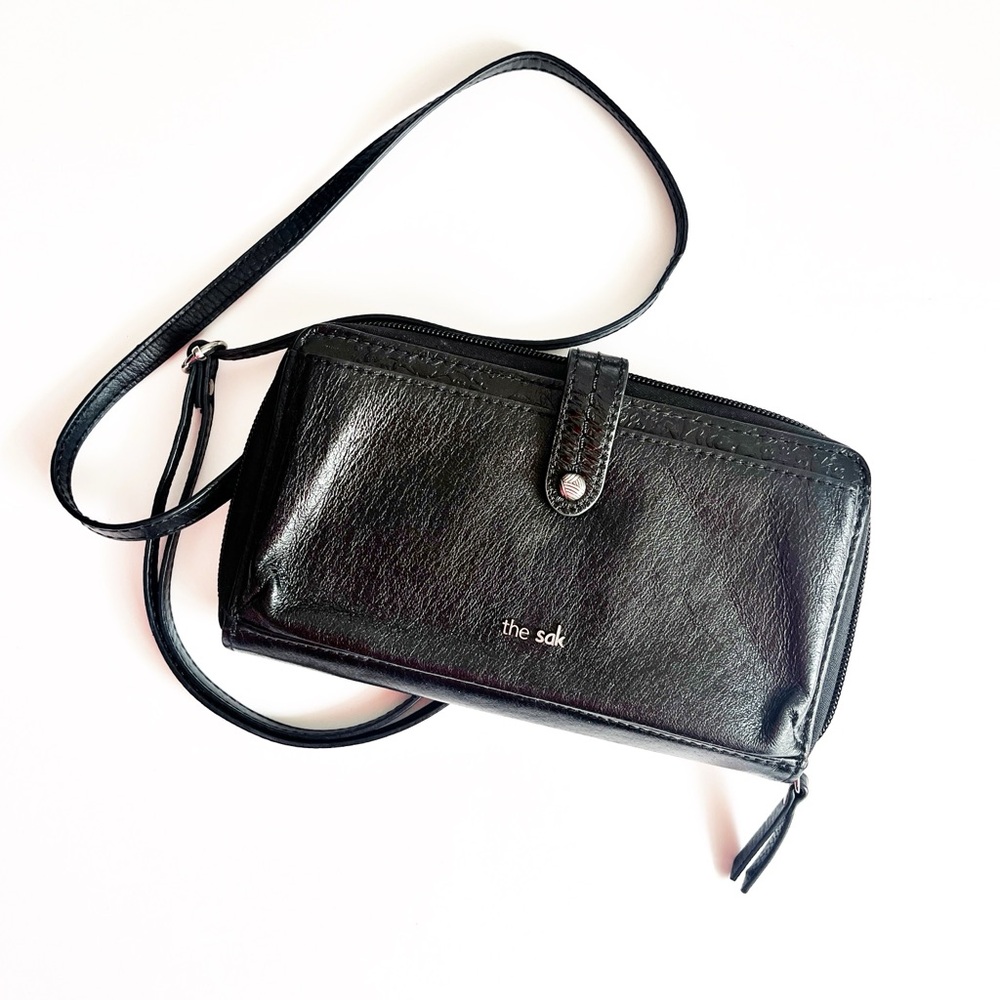 The SAK Black Leather Shoulder Crossbody Wallet Purse Hobo Handbag